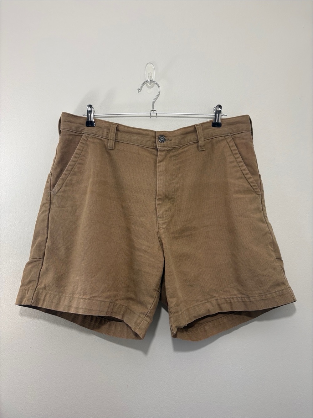 Patagonia “Stand Up” tan 7” inseam canvas cargo shorts (size 36 men)